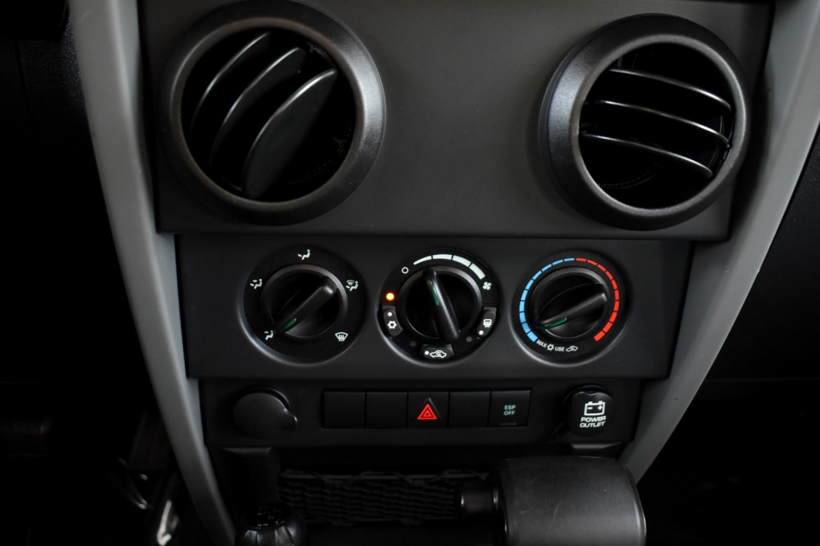 2009 Jeep Wrangler X photo 18