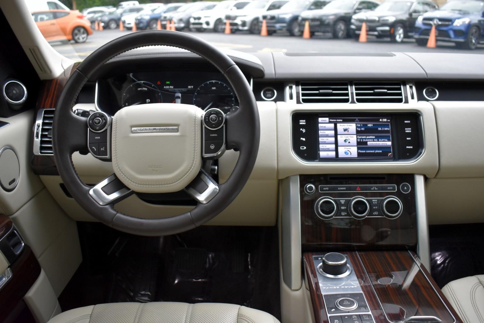 2014 Land Rover Range Rover HSE photo 15