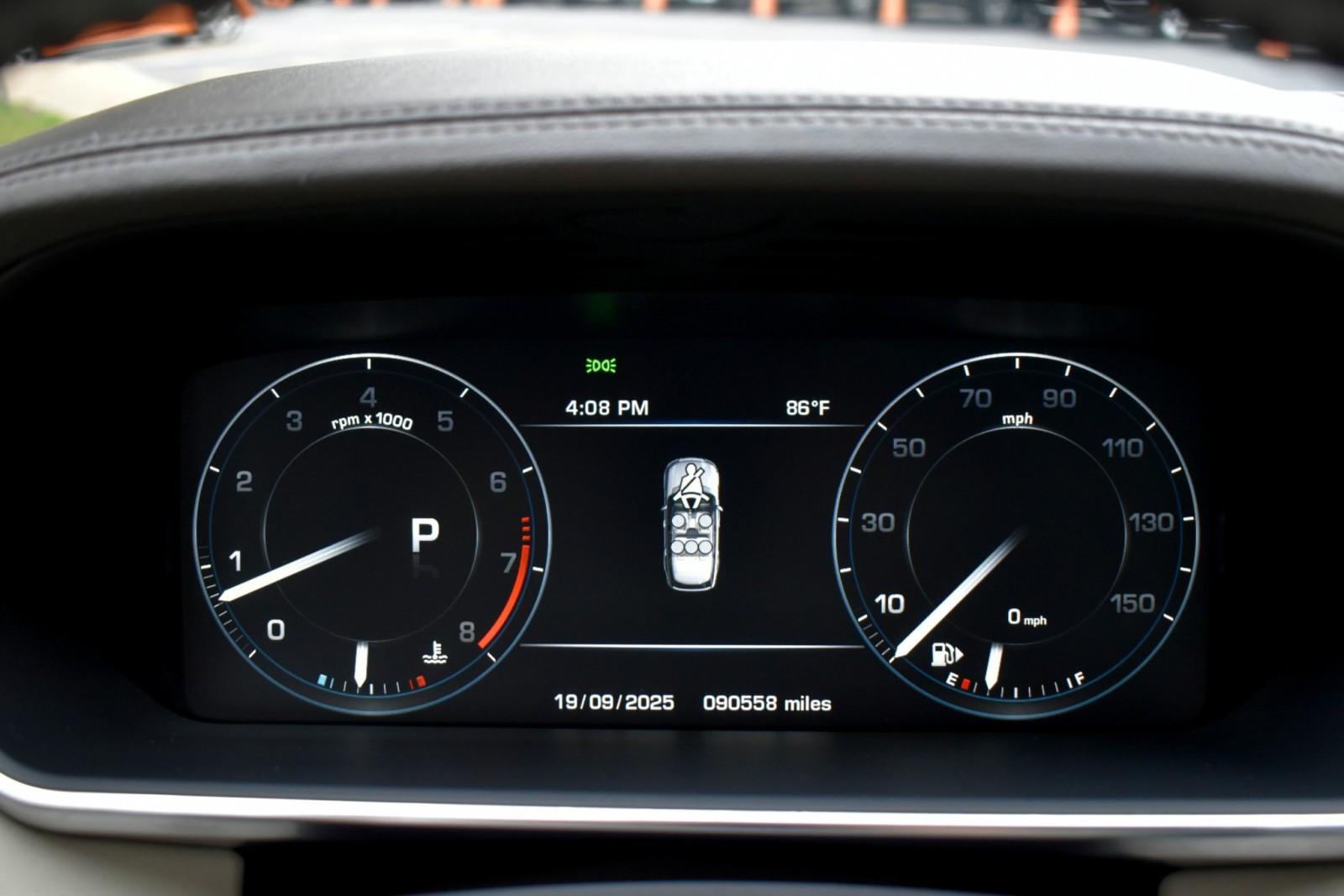 2014 Land Rover Range Rover HSE photo 17