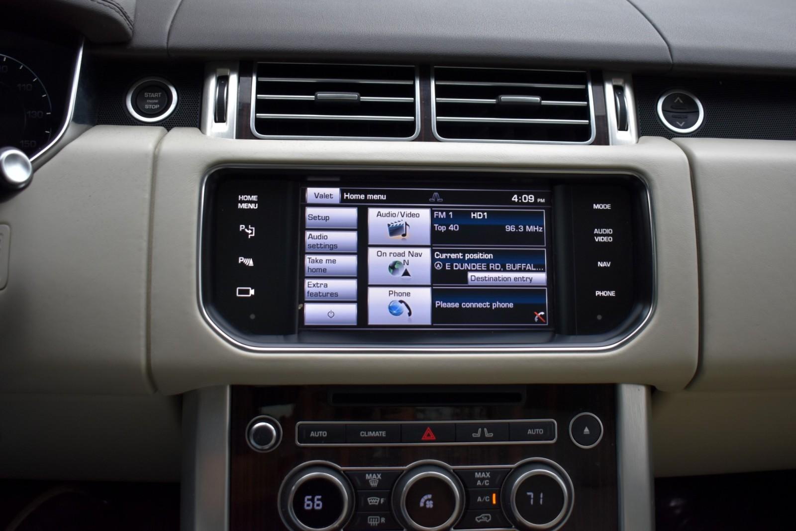 2014 Land Rover Range Rover HSE photo 19