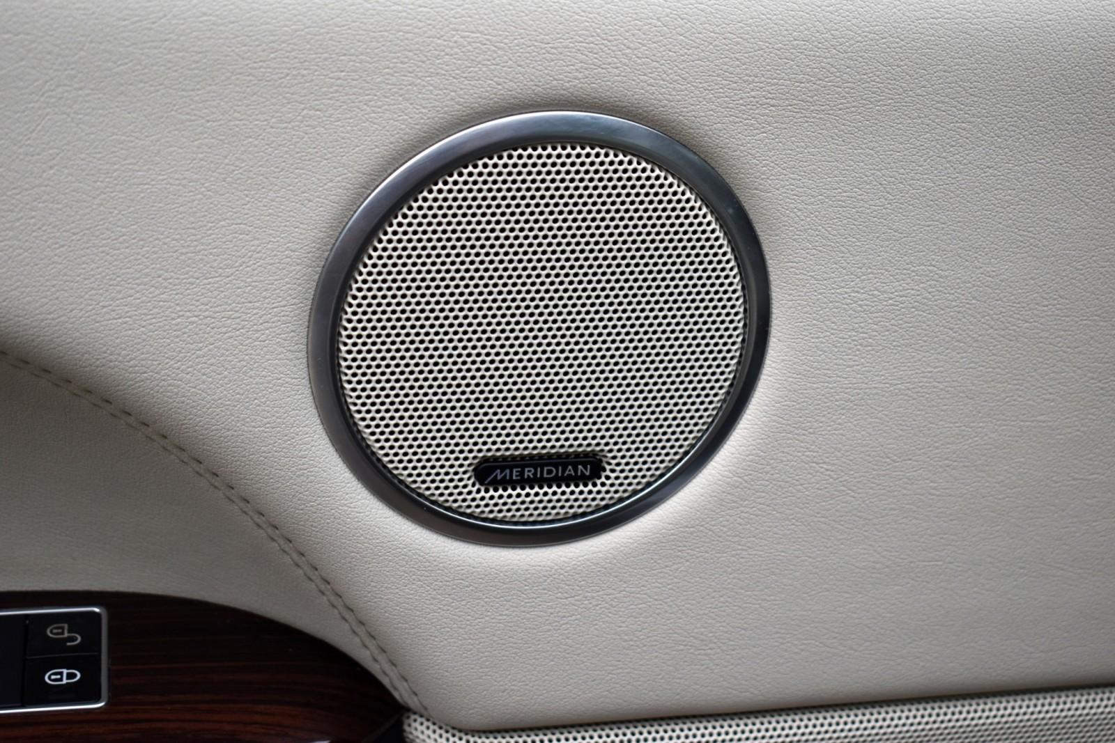 2014 Land Rover Range Rover HSE photo 33