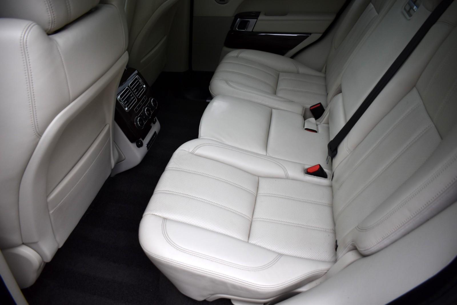 2014 Land Rover Range Rover HSE photo 36