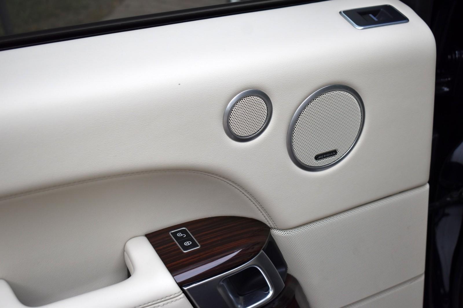 2014 Land Rover Range Rover HSE photo 39