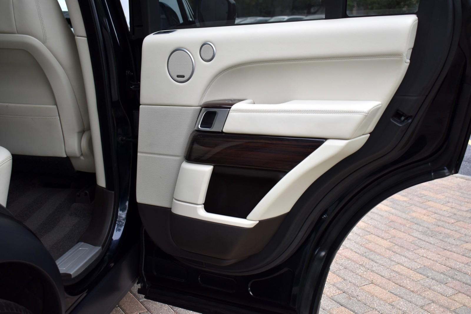 2014 Land Rover Range Rover HSE photo 48