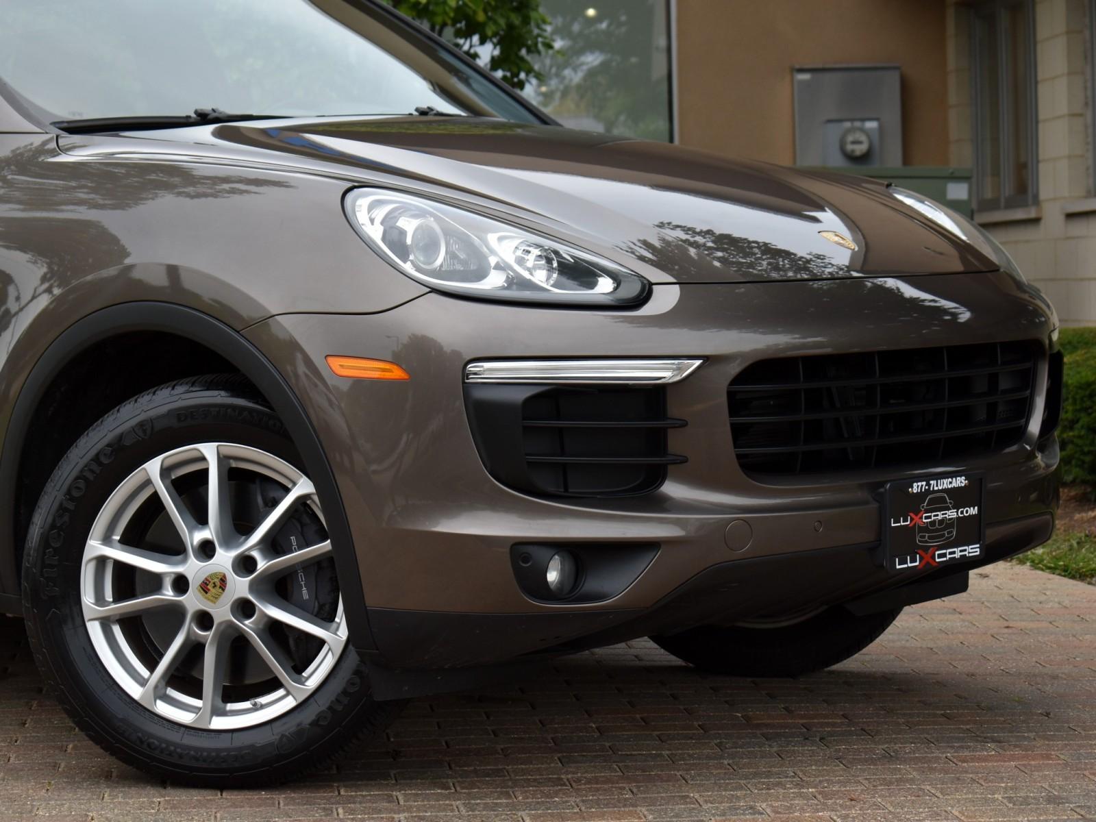 2016 Porsche Cayenne photo 3
