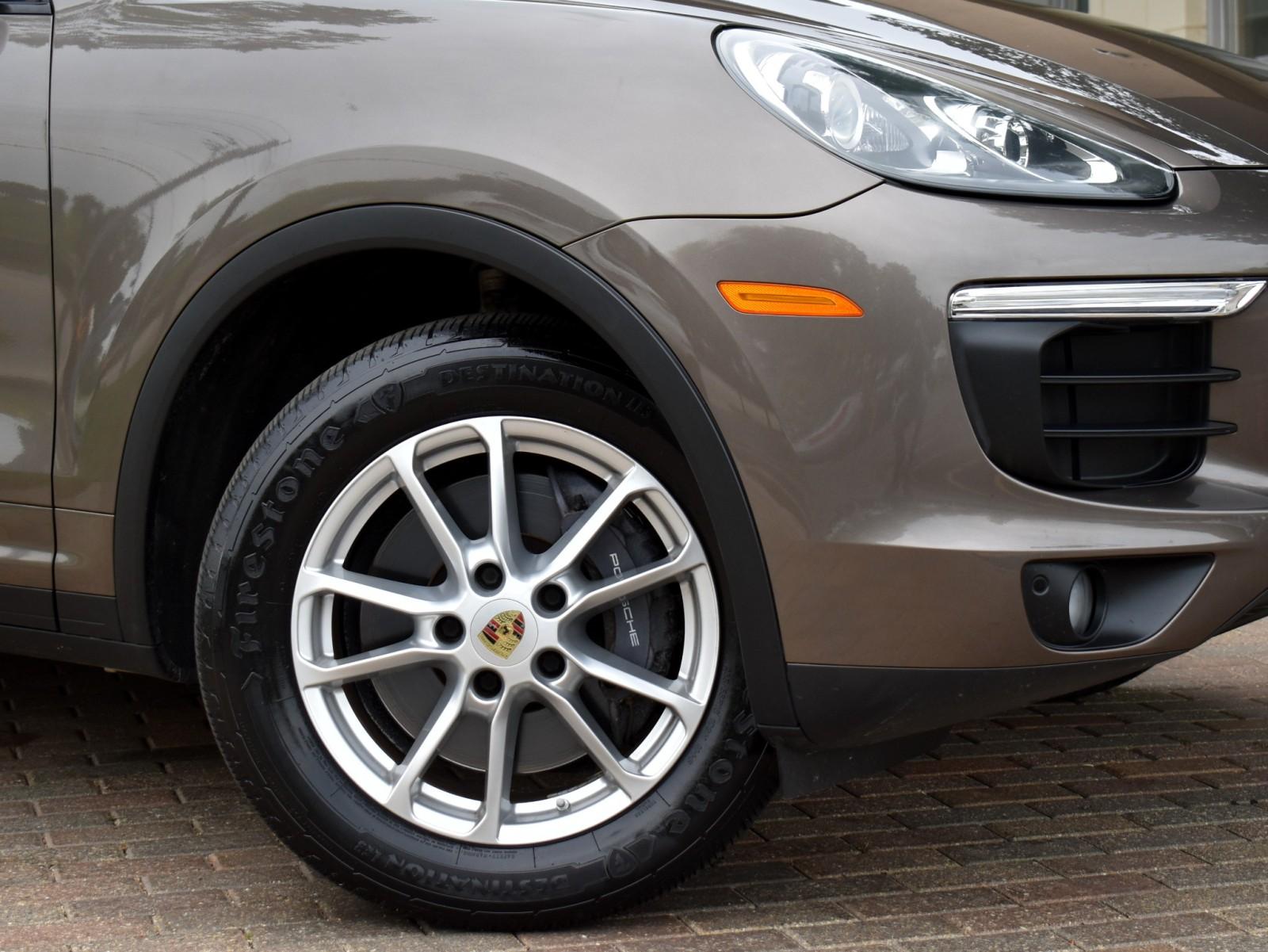 2016 Porsche Cayenne photo 4