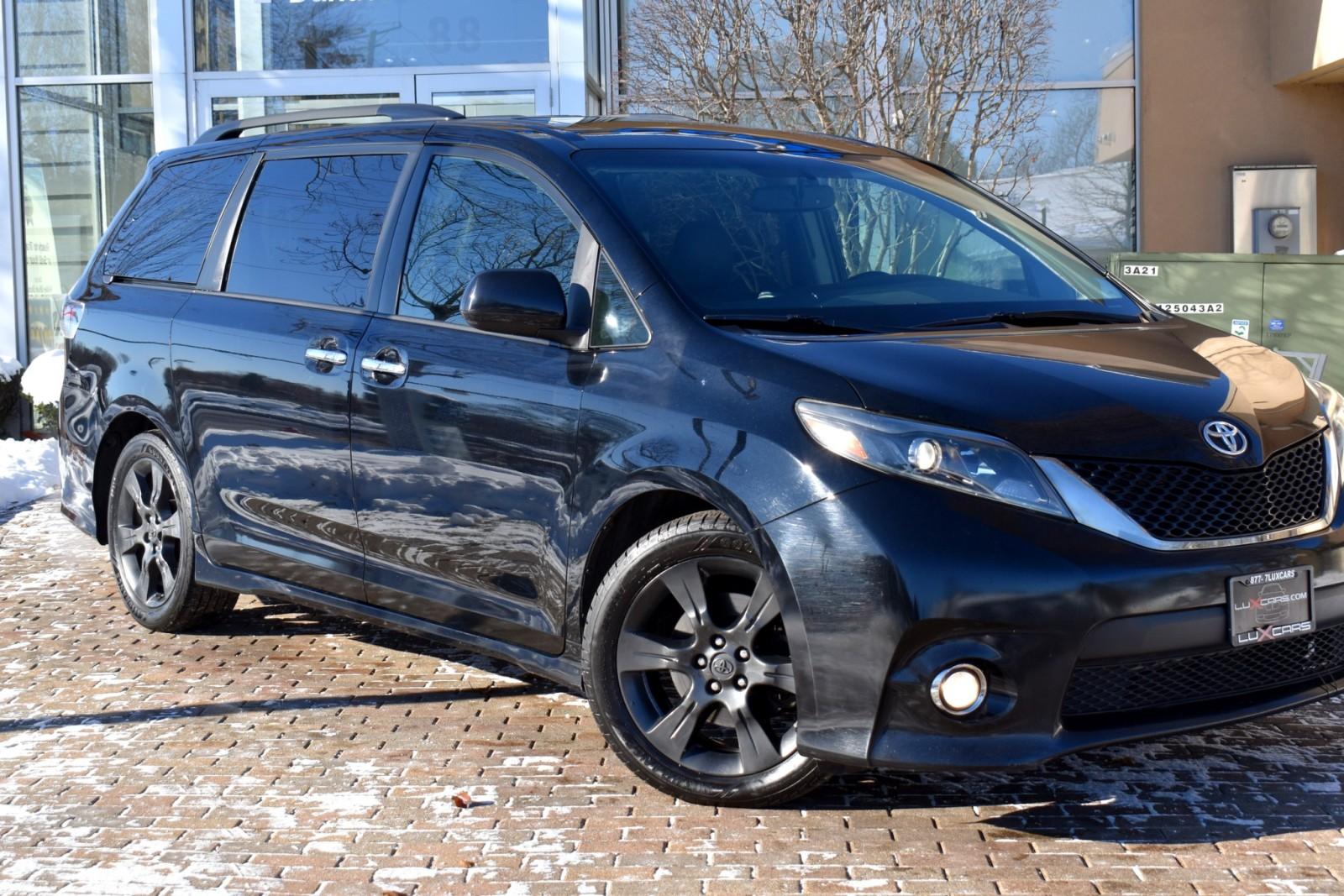 2015 Toyota Sienna SE Premium photo 3