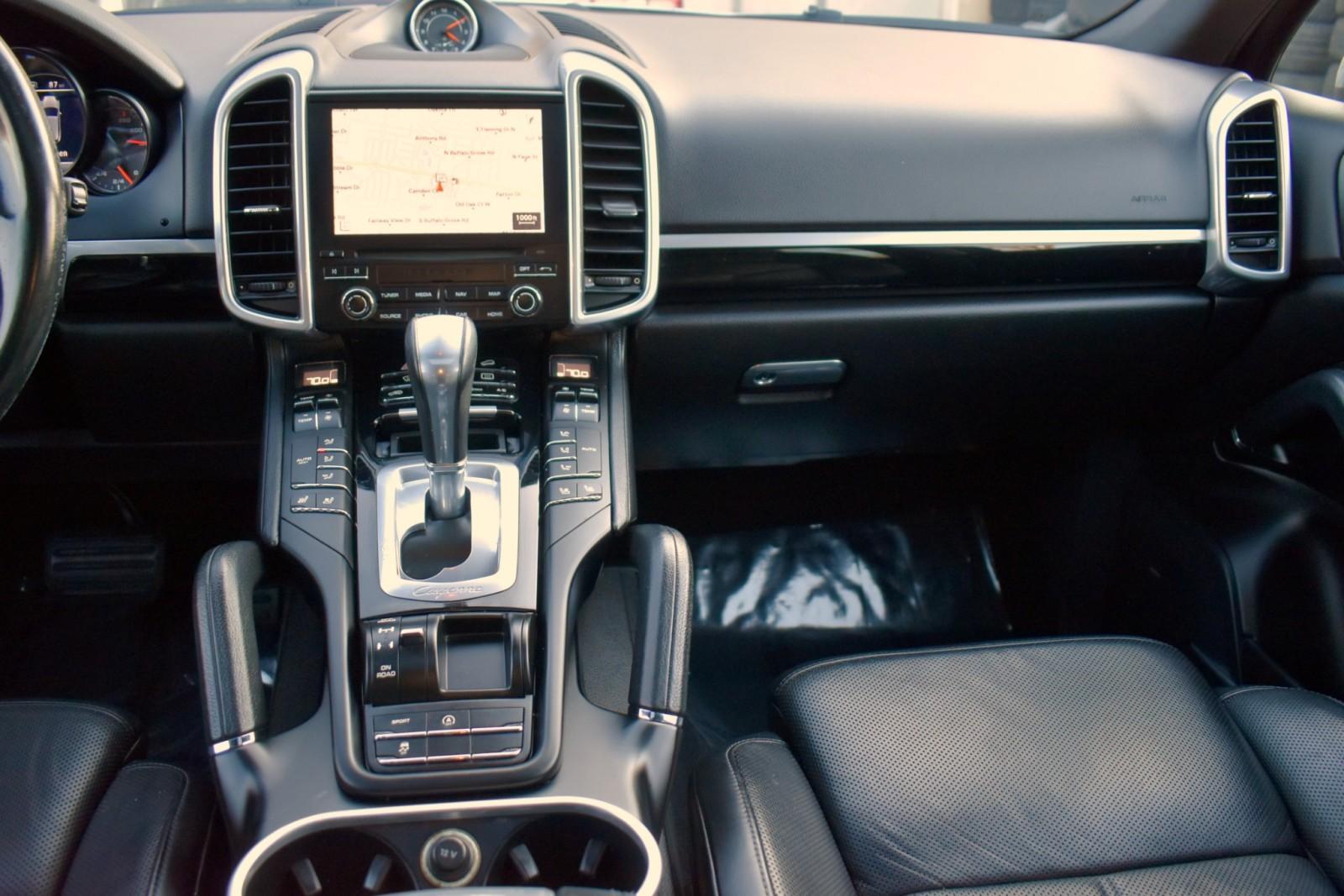 2017 Porsche Cayenne Platinum Edition - Photo 10