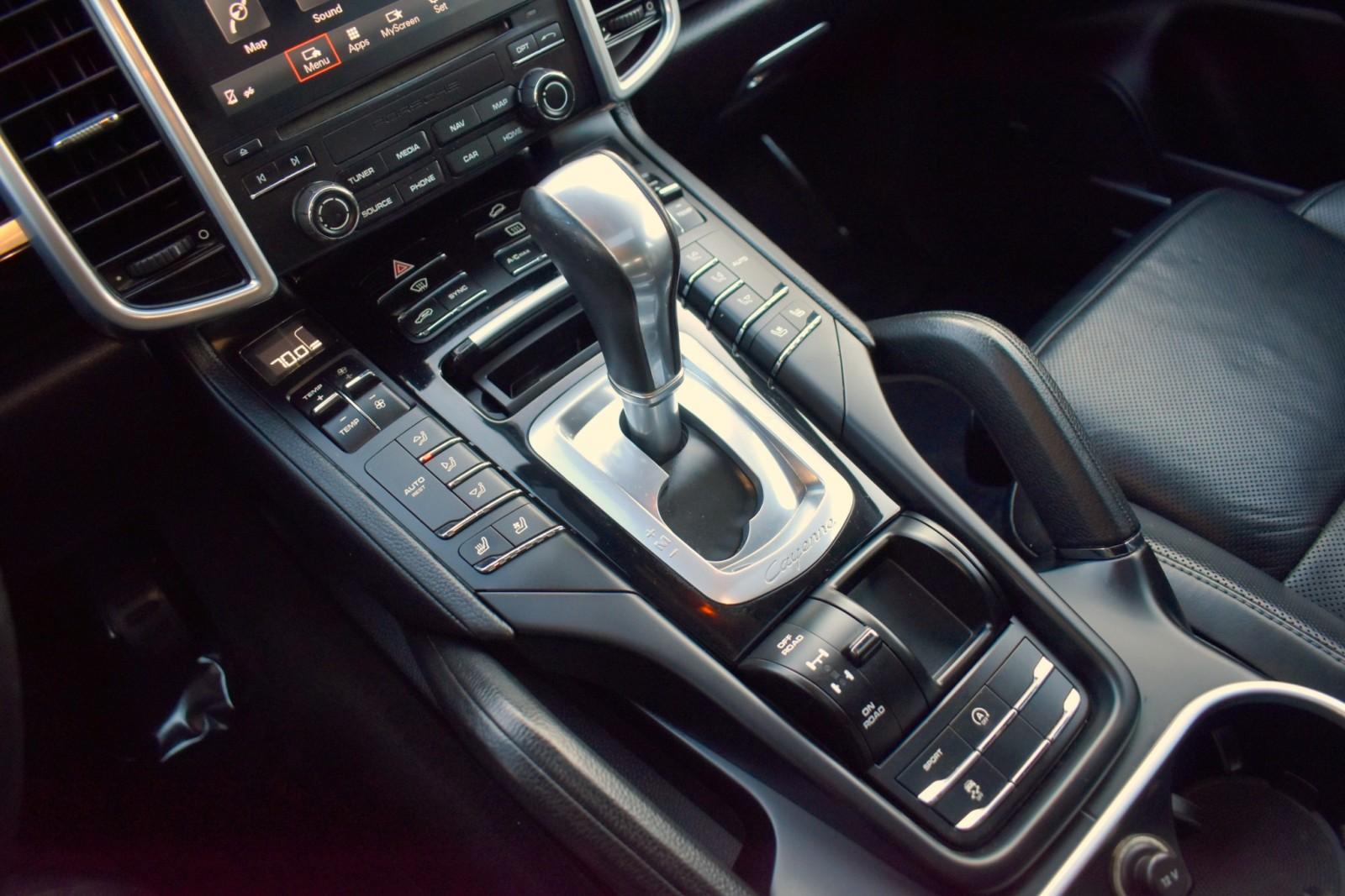 2017 Porsche Cayenne Platinum Edition - Photo 17