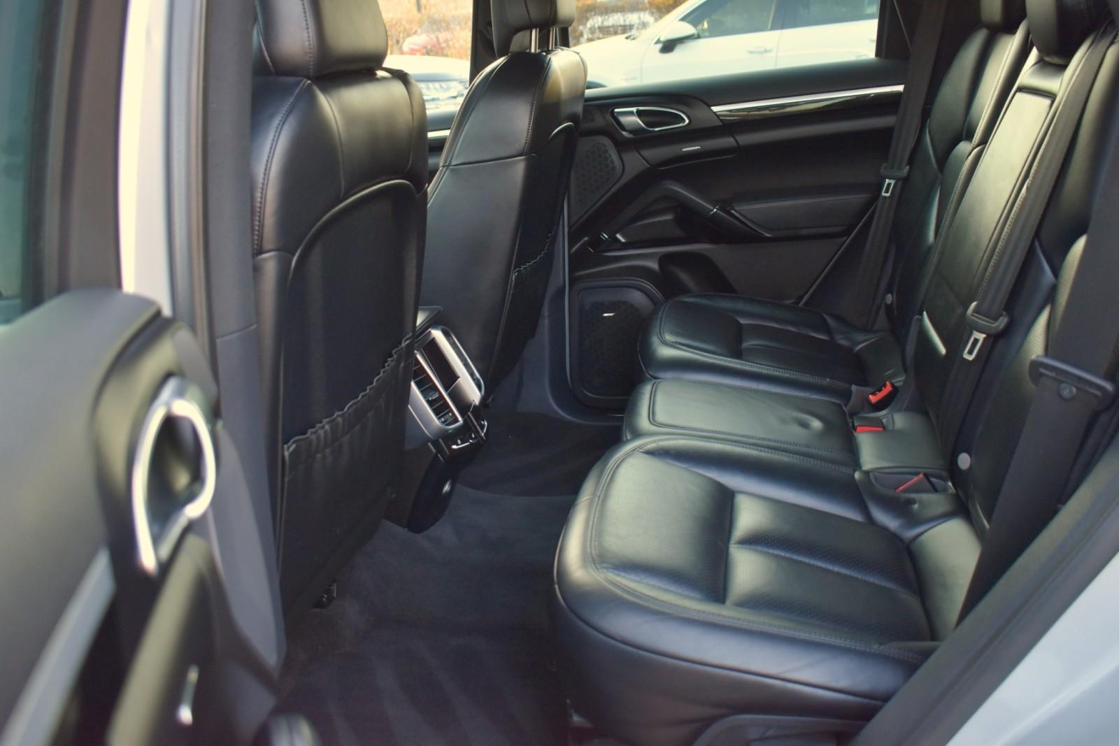 2017 Porsche Cayenne Platinum Edition - Photo 31