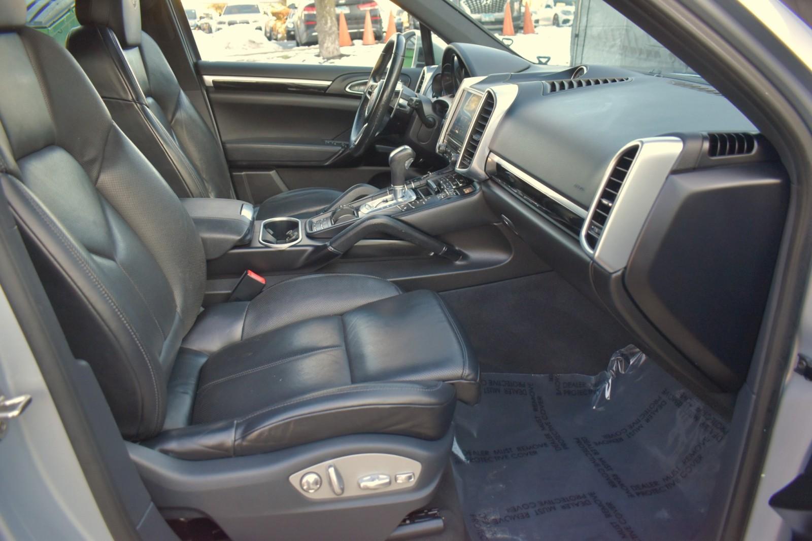 2017 Porsche Cayenne Platinum Edition - Photo 39