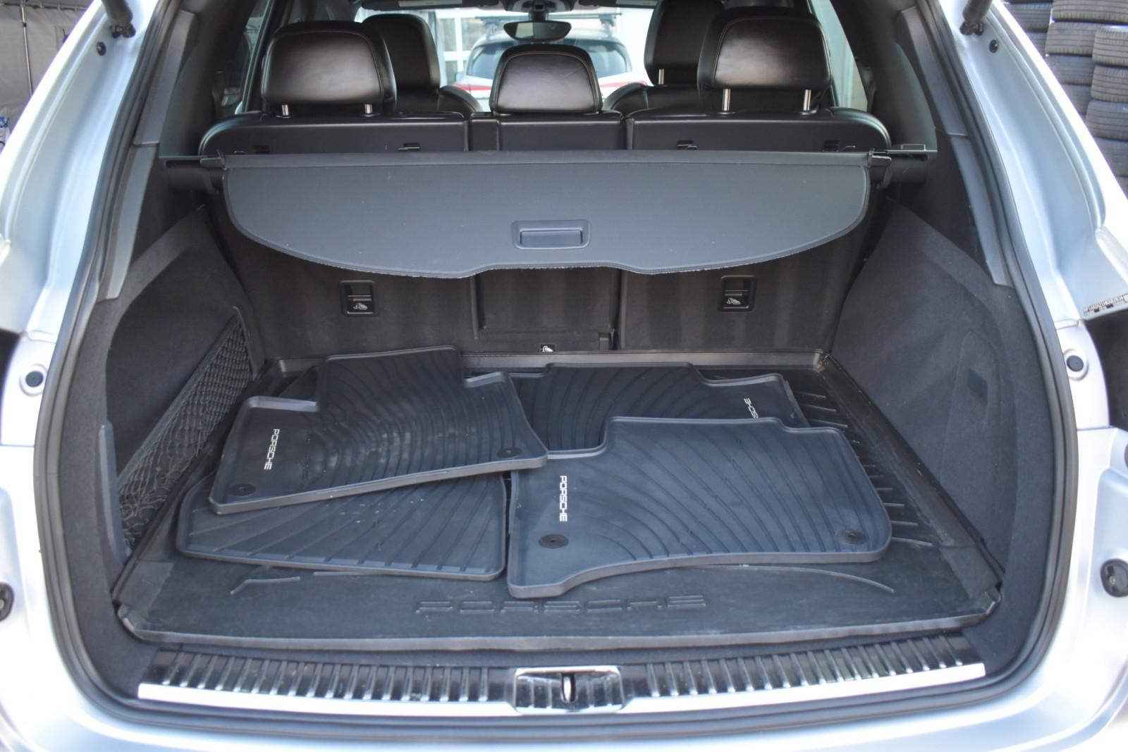 2017 Porsche Cayenne Platinum Edition - Photo 40