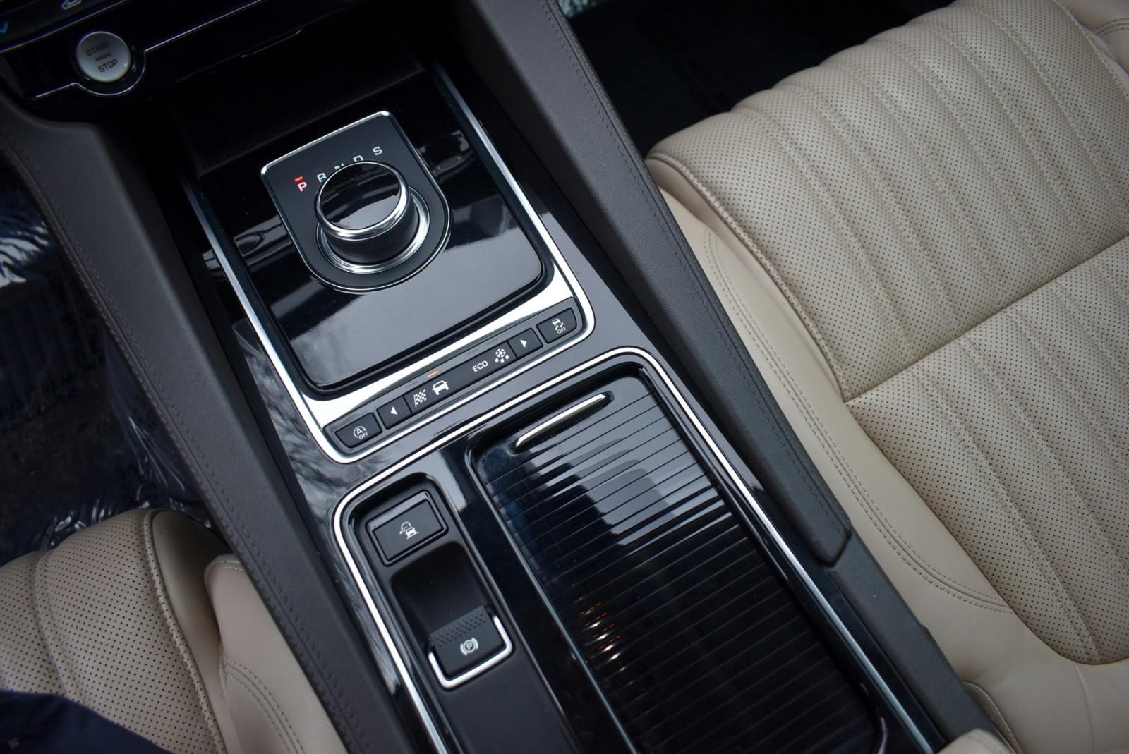 2019 Jaguar F-Pace Portfolio - Photo 18