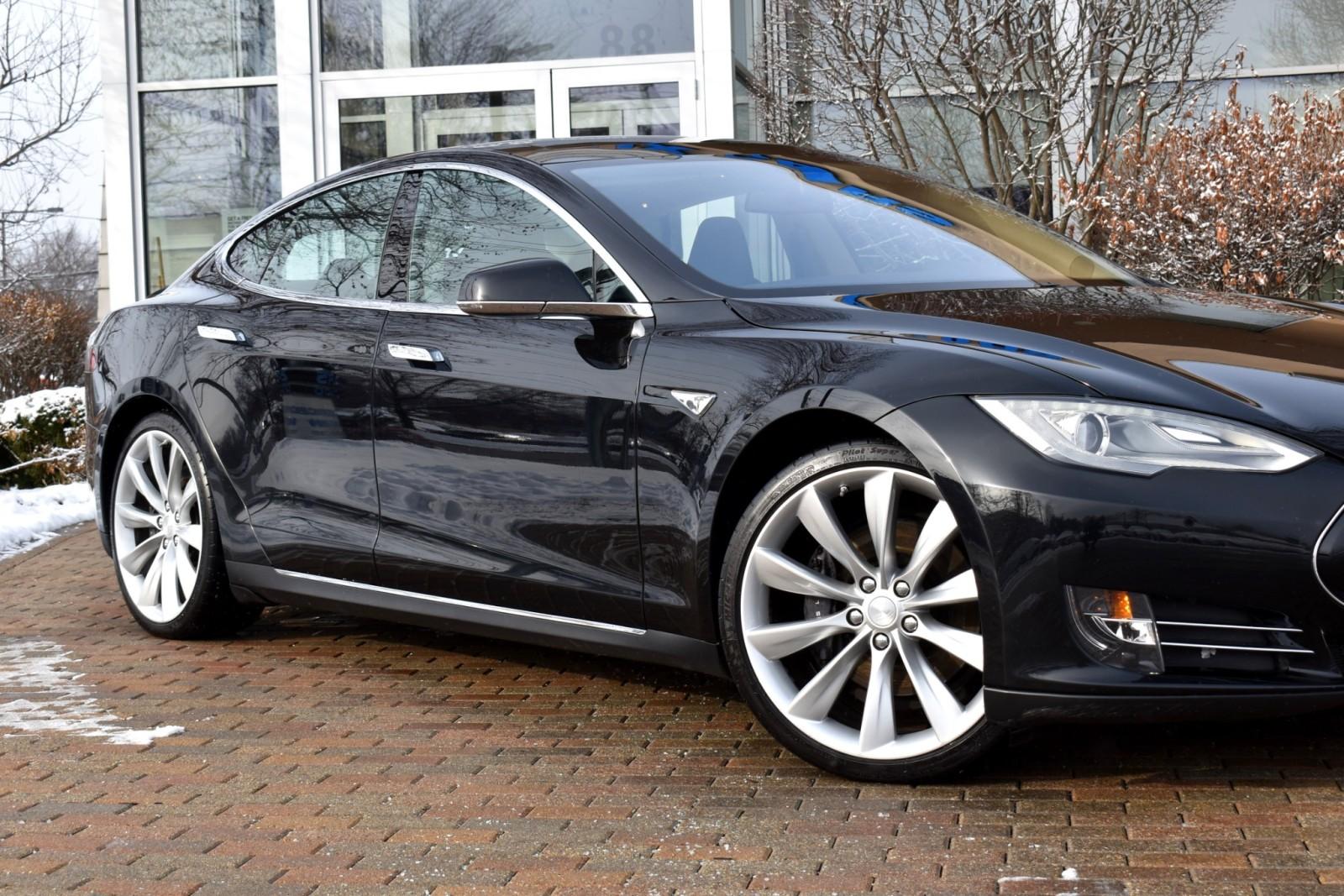 2014 Tesla Model S Specs, Price, MPG & Reviews