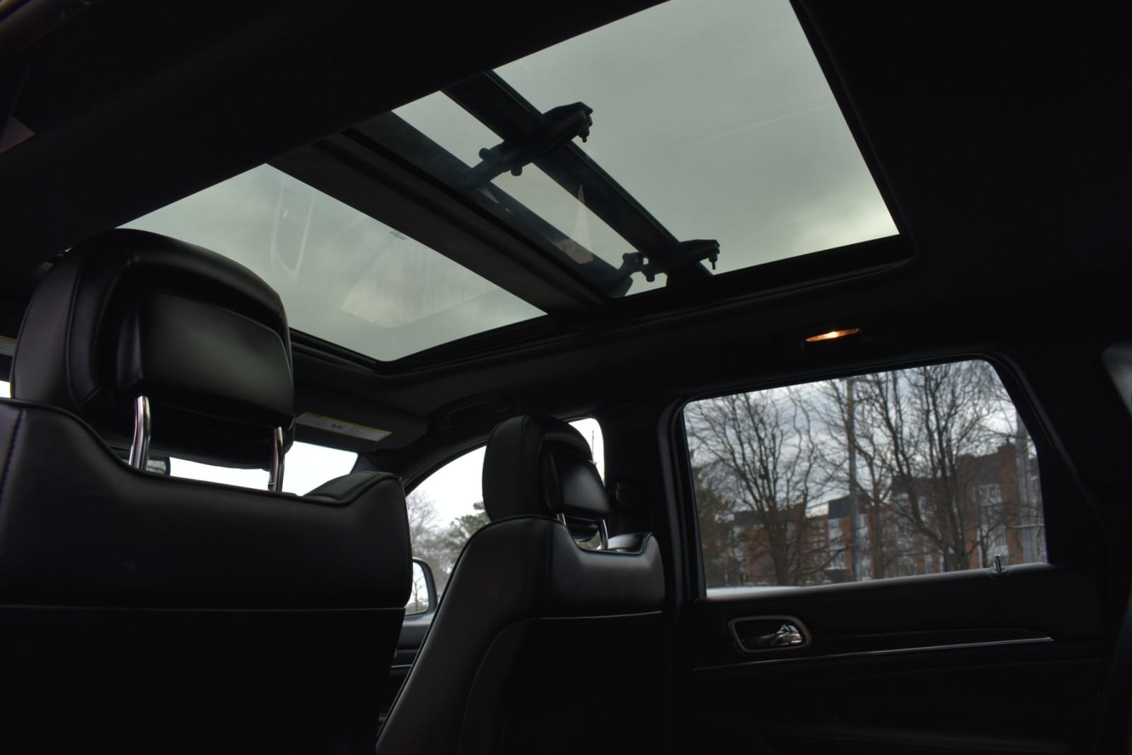 Jeep grand cherokee panoramic roof online
